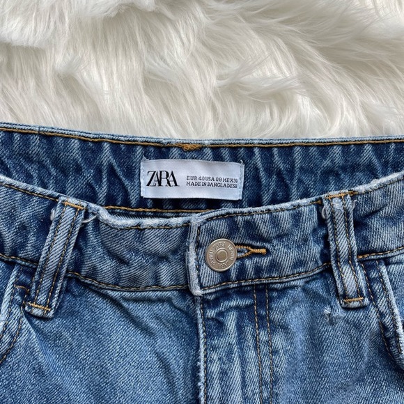 Zara Medium Wash Distressed Ripped Jeans Straight Leg Size 8 - Picture 4 of 6